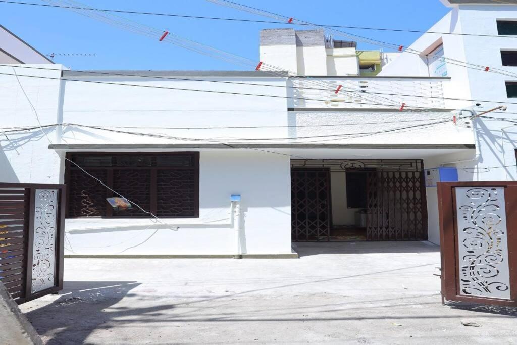 Heritage Home With 3 Bed/3 Bath With Kitchen In A Residential Neighborhood. Madurai Luaran gambar