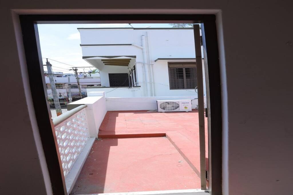 Heritage Home With 3 Bed/3 Bath With Kitchen In A Residential Neighborhood. Madurai Luaran gambar