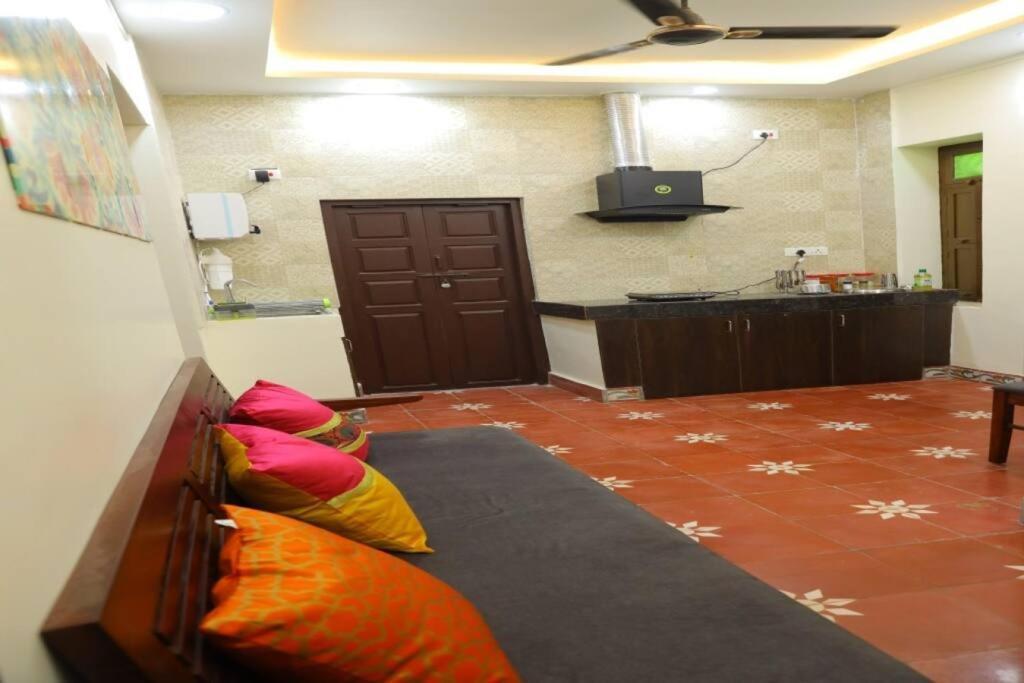Heritage Home With 3 Bed/3 Bath With Kitchen In A Residential Neighborhood. Madurai Luaran gambar
