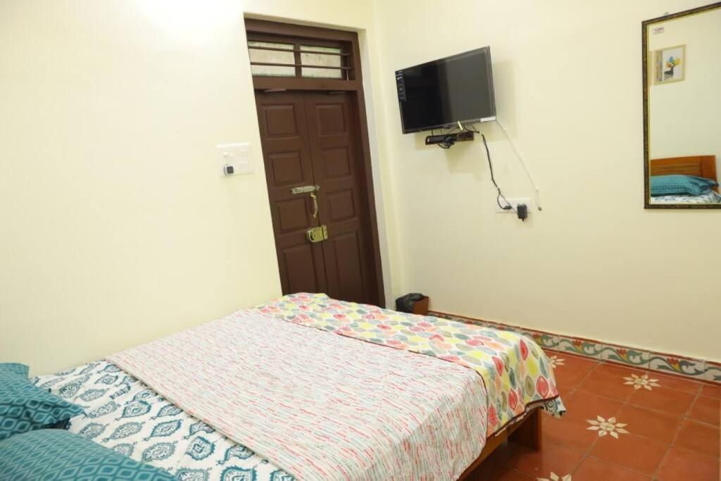Heritage Home With 3 Bed/3 Bath With Kitchen In A Residential Neighborhood. Madurai Luaran gambar