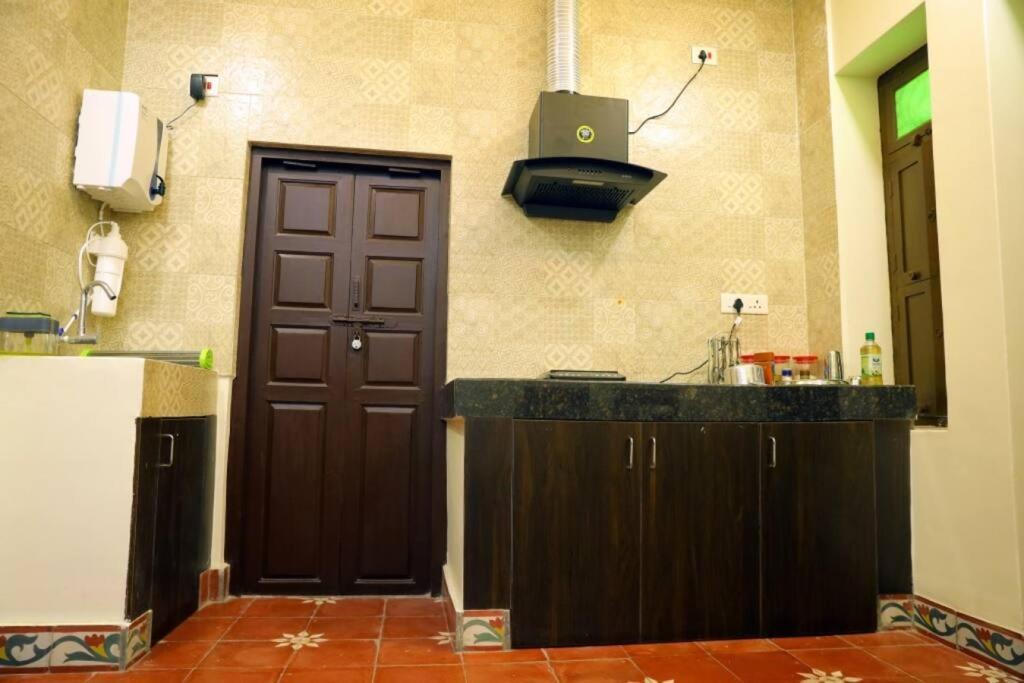 Heritage Home With 3 Bed/3 Bath With Kitchen In A Residential Neighborhood. Madurai Luaran gambar